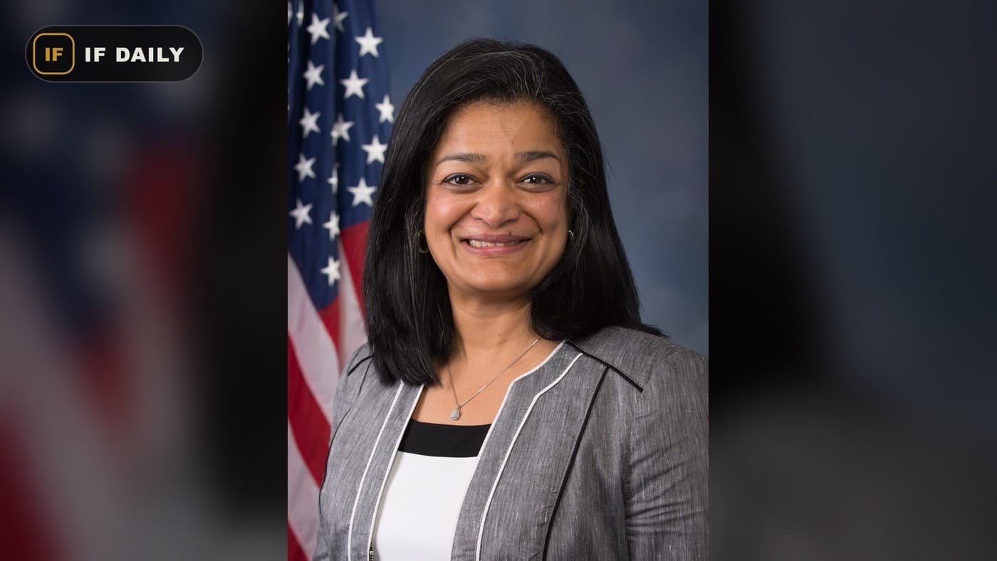 The official portrait of Rep. Pramila Jayapal.