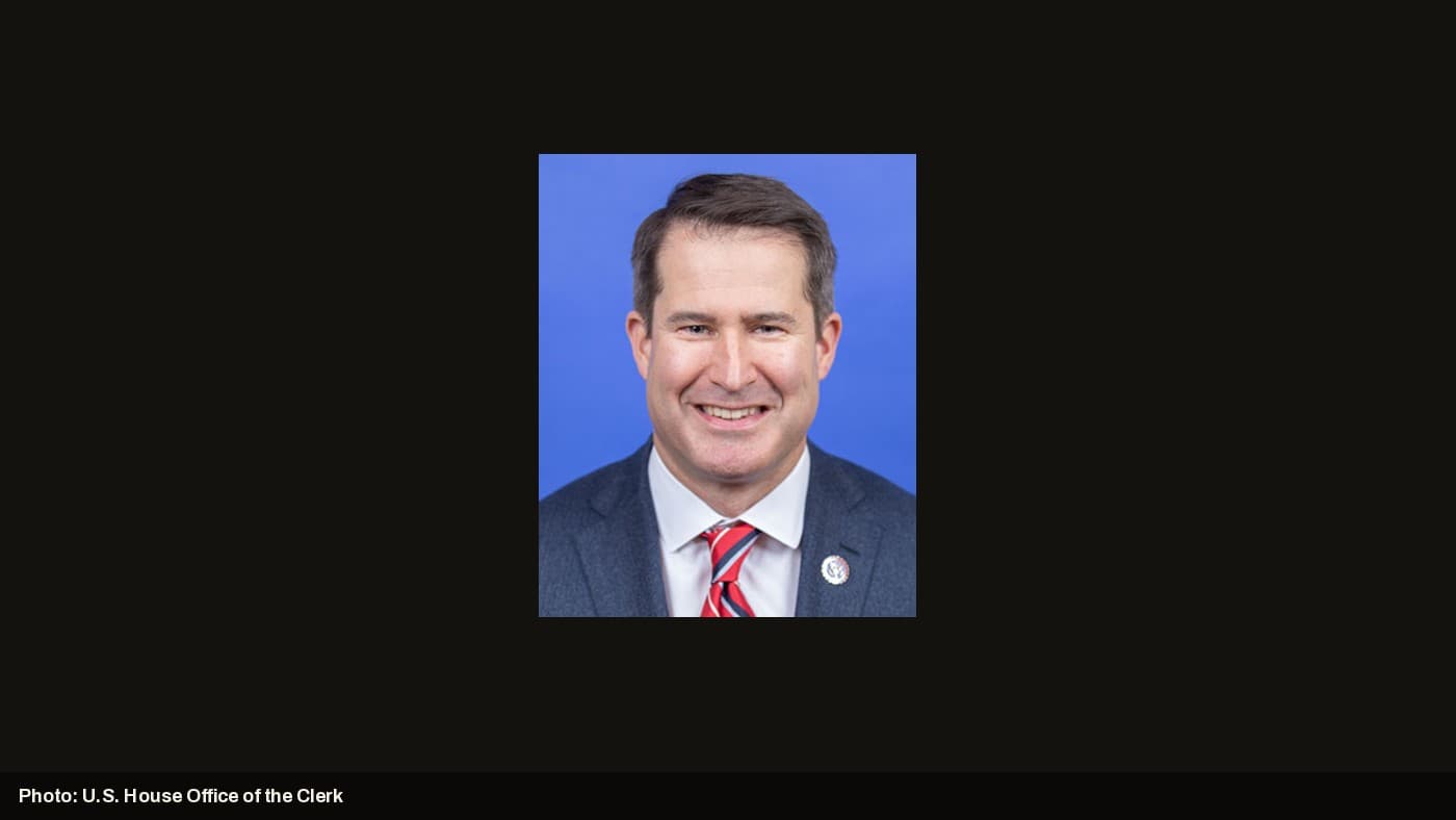 Rep. Seth Moulton, sponsor of the Iran war powers resolution, official portrait.