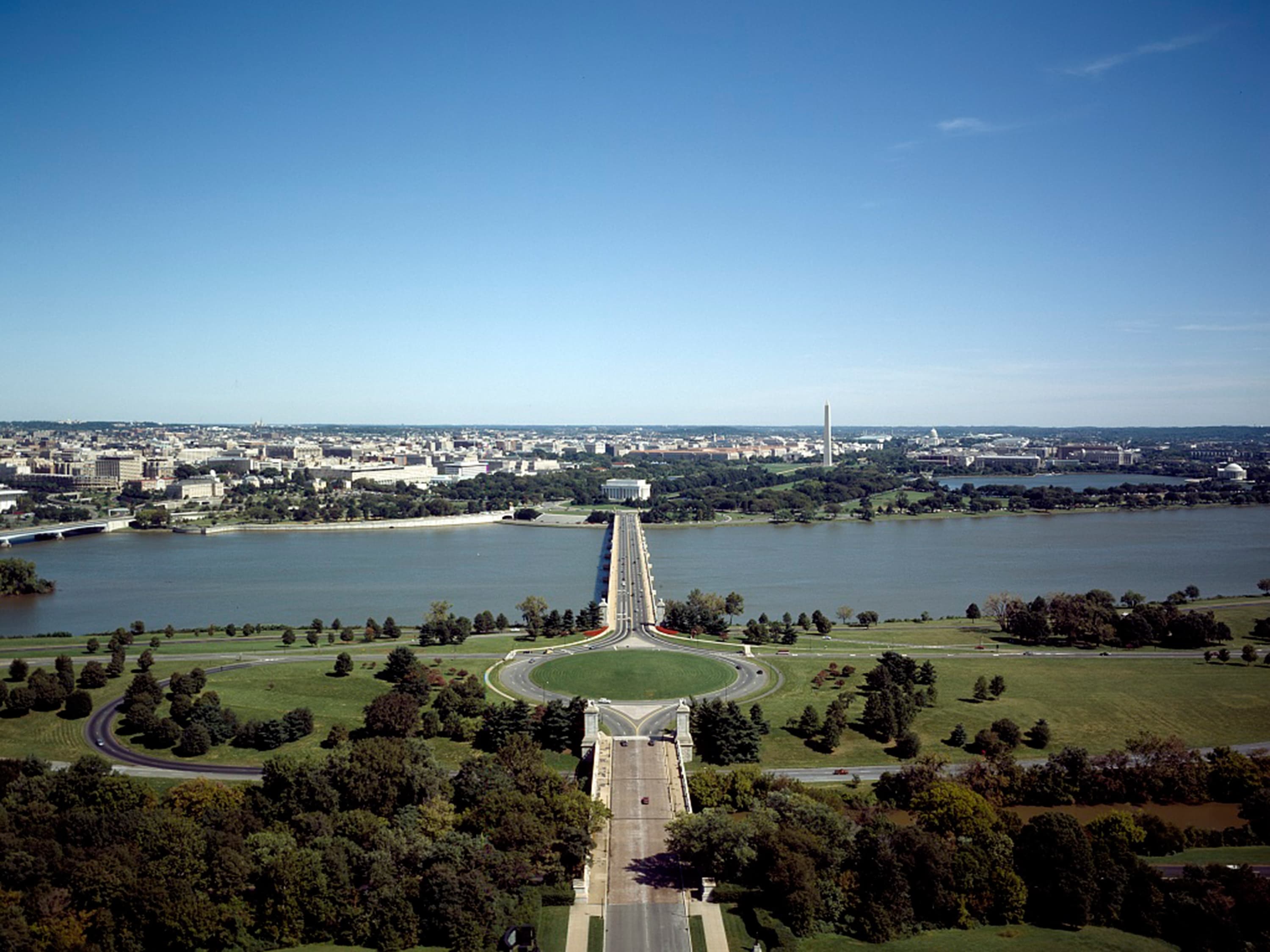 The Columbia Island traffic plaza at Arlington Memorial Bridge, the planned arch site (file photo)